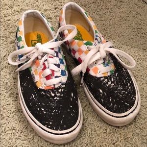 Youth size 2 Vans Crayola Shoes